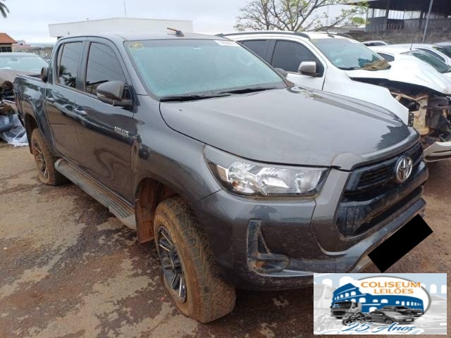 TOYOTA HILUX CD 2024 