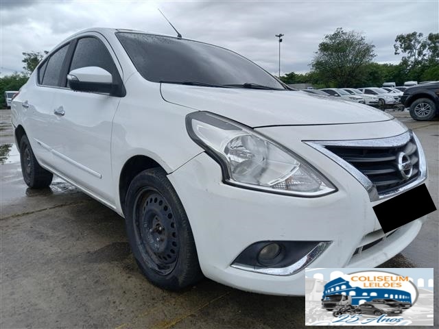NISSAN VERSA 16SL CVT 2017